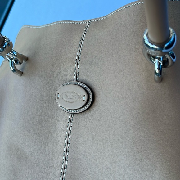 Tod's “Alo Sella” Vachetta (Tan) Large Shopping Tote Bag - Picture 15 of 16